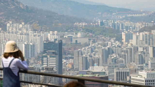 서울 남산에서 바라본 시내 아파트 모습./사진제공=연합뉴스