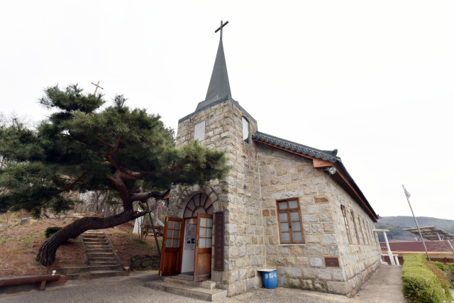 강화 교산교회 전경.