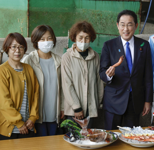 현직 총리 노린 테러 시도…日 선거 막판 변수 되나