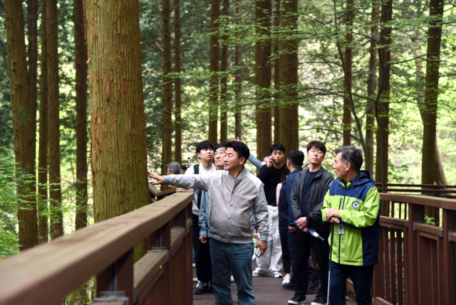 김동근 의정부시장(왼쪽). 사진 제공=의정부시