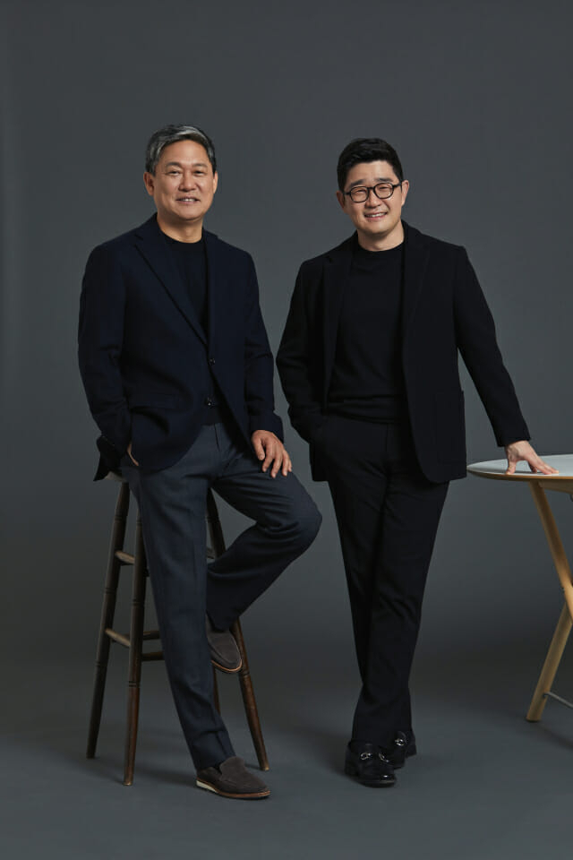 김성수(왼쪽)·이진수 카카오엔터테인먼트 각자 대표