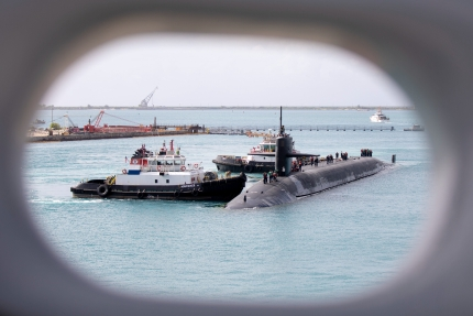 한미 정상 만난 날…美 핵잠 '괌 입항' 사진 이례적 공개
