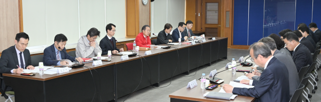 대구시는 25일 산격청사에서 신공항특별법 통과 이후 실·국별 후속조치계획에 대한 보고회를 개최했다. 제공=대구시