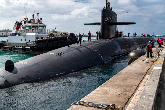 미국 태평양함대사령부가 25일(현지 시간) 괌에 배치된 오하이오급 전략핵추진잠수함인 메인함(SSBN-741)의 모습을 공개했다. 사진 제공=미 태평양함대사령부