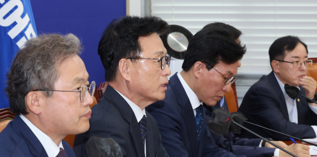 “이대로 두면 큰일 난다”…尹정부 경제정책 맹공 펼친 민주당