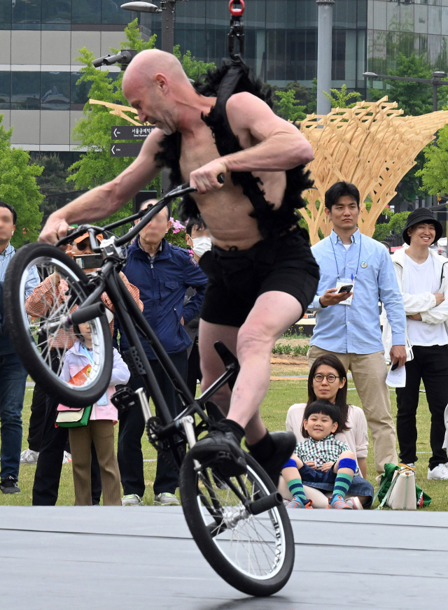 신기한 서커스의 세계