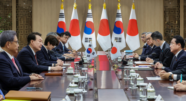 半導体、鉄鋼など協力…今月中に経済制裁を完全解除：ソウル経済日報