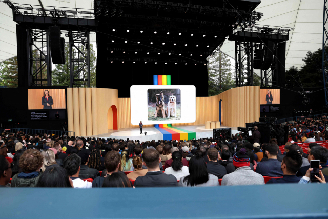 10일(현지시간) 미국 마운틴뷰 구글 본사에서 진행된 연례 개발자회의(I/O)의 한 장면.
