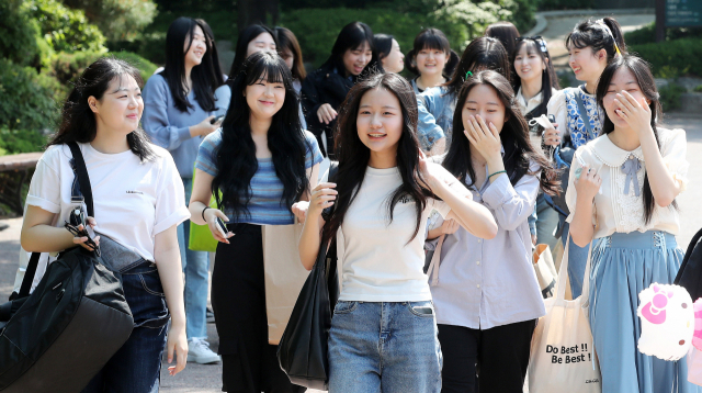 오늘 코로나19 '사실상 엔데믹' 선언…격리·마스크 의무 해제