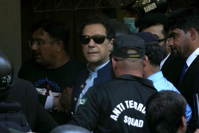 ‘혼돈의 1주일’ 파키스탄…전 총리 체포에 전국 아수라장 [Weekly 월드]