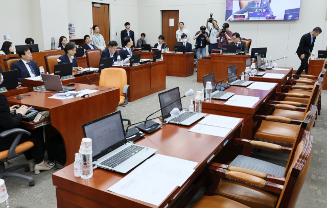 민주당, 교육위서 '학자금 무이자 대출법' 단독 처리