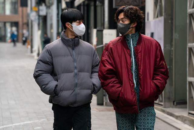 사채업 뛰어든 우도환·이상이…목숨 걸고 싸우는 '사냥개들'