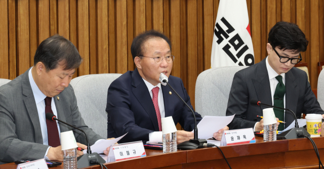 국민의힘 윤재옥 원내대표가 24일 오전 서울 여의도 국회에서 열린 공공질서 확립과 국민 권익 보호를 위한 당정협의회에서 발언하고 있다. 연합뉴스