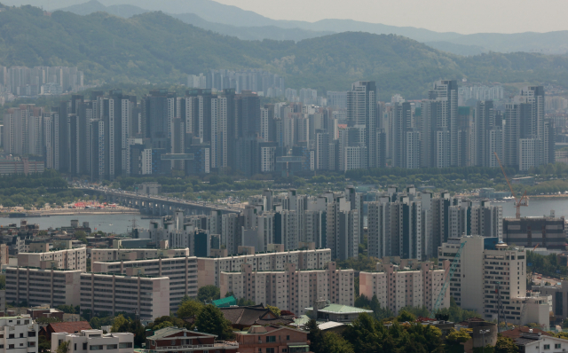 서울 남산에서 바라본 시내 아파트 단지. 연합뉴스