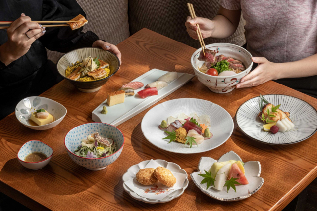 그랜드 하얏트 서울의 오픈 키친 스시 레스토랑인 ‘카우리’는 1인당 9만 원인 ‘주말 점심 한정 오마카세 코스’를 선보인다./사진 제공=그랜드 하얏트 서울