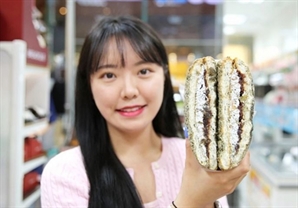 '할매니얼+반갈샷+크림빵' 다 모았다…사람 얼굴만한 맘모스빵 출시