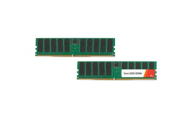 SK하이닉스 10나노급 5세대(1b) DDR5 D램. 사진 제공=SK하이닉스