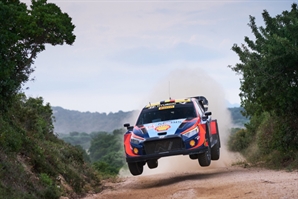 WRC 이탈리아 랠리 정상 오른 현대차…올해 첫 승 신고