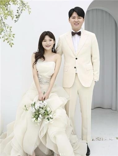 11일 결혼식을 올리는 함은지(왼쪽)씨와 최재원씨. 연합뉴스(본인 제공)