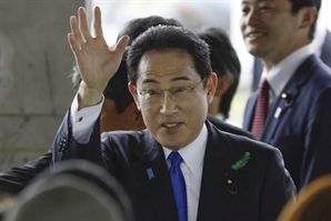 "30년 디플레 수렁서 탈출"…日, 엔저에 순익 신기록·임금 93년 이후 최고