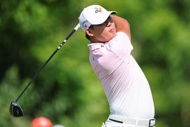 김시우가 5일 PGA 투어 메모리얼 토너먼트 4라운드 15번 홀에서 티샷을 하고 있다. AFP연합뉴스