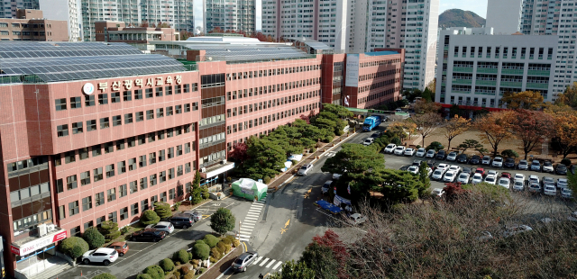 학력 인정받은 학교 밖 청소년…부산 첫 사례