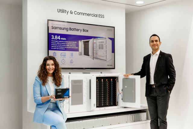 14일(현지시간) 독일 뮌헨에서 개최된 '인터배터리 유럽 2023'에서 삼성SDI가 업계 최고 수준 용량의 SBB(Samsung Battery Box)를 선보이고 있다. 사진제공=삼성SDI