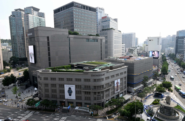 [단독] 90년된 문화재서 쇼핑하고 역사 만나고…명동 '신세계 타운' 완성