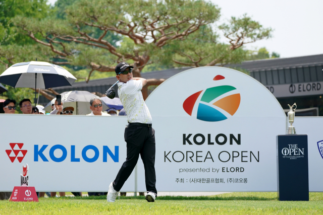 한승수가 24일 한국 오픈 3라운드 1번홀에서 티샷을 하고 있다. 사진 제공=대회조직위