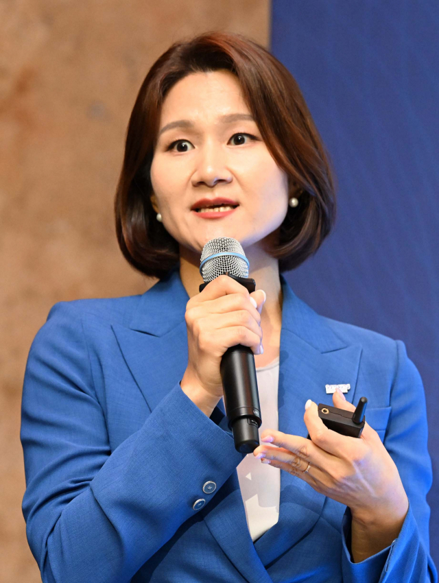 조미옥 삼성증권 지점장이 5일 롯데호텔서울에서 열린 ‘서울경제 머니트렌드 2023’에서 ‘절세통장의 올바른 활용법’을 주제로 강연하고 있다. 권욱 기자