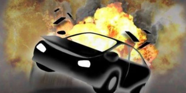'옹벽 충돌' 전기차서 화재, 탈출 못한 운전자 사망…'불 끄는데 2시간45분'