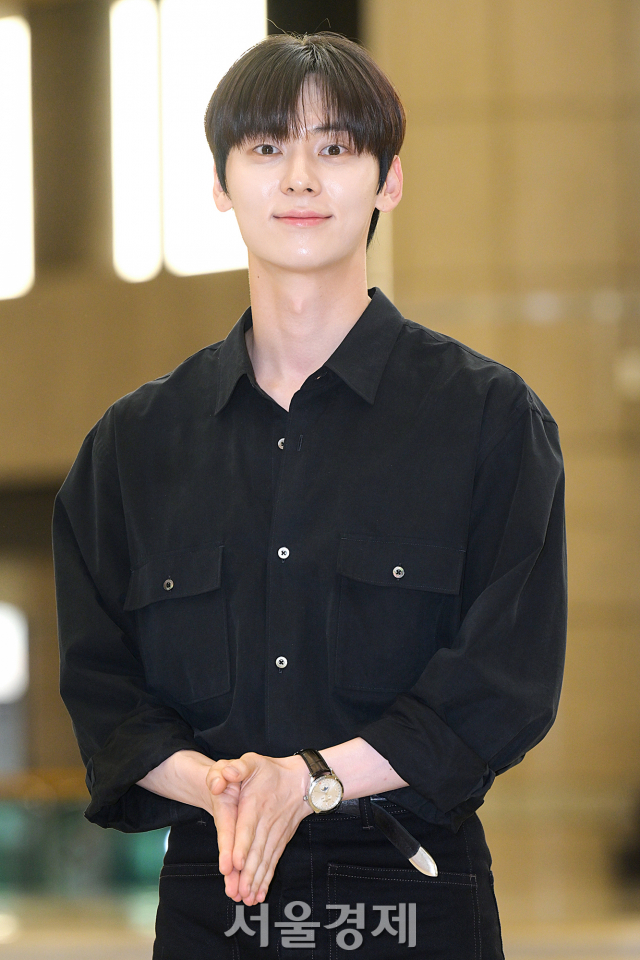 황민현, 예의바른 고양이 표정 [SE★포토]