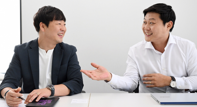 강석현(왼쪽)·안종형 투루카 공동대표. 오승현 기자