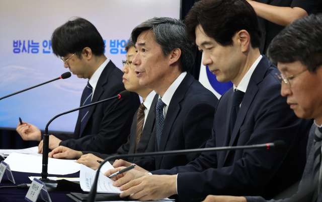 박구연 국무조정실 국무1차장이 13일 정부서울청사에서 후쿠시마 오염수 방류 관련 일일 브리핑을 하고 있다. 연합뉴스