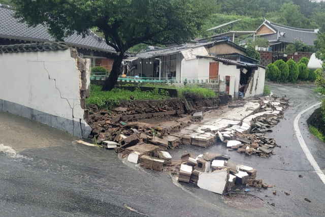 [장맛비 피해 본격화] 주말엔 더 센 놈 온다…충청·전북에 400㎜ '극한 호우'