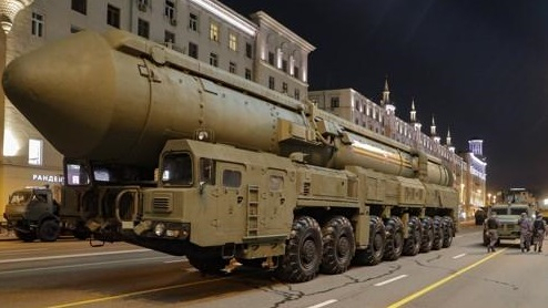 5월 27일 러시아 전승기념일 행사 준비에 동원된 야르스 ICBM. 연합뉴스