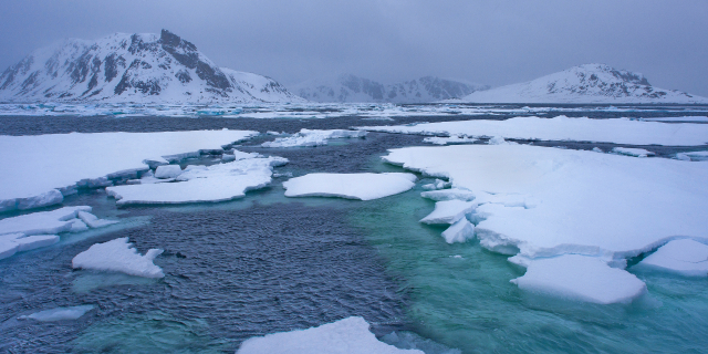 '온실가스 배출량 이대로라면 북극 빙하 '2030년대' 사라진다'