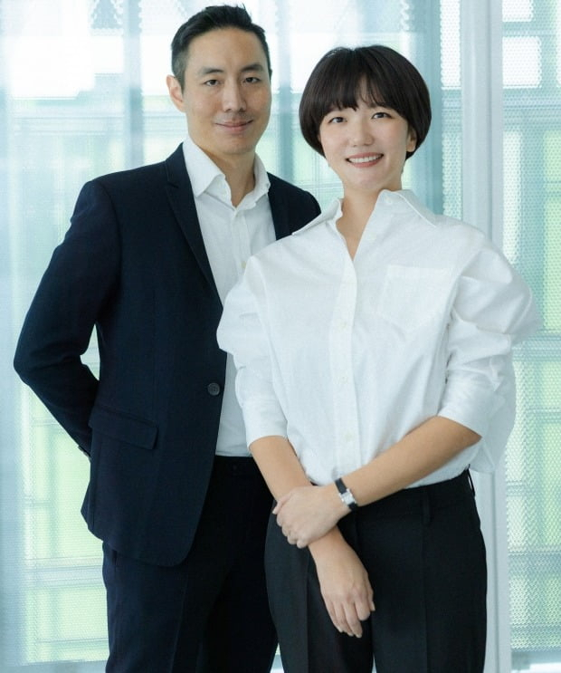 최수연(오른쪽) 대표와 김남선 최고재무책임자(CFO). 사진제공=네이버