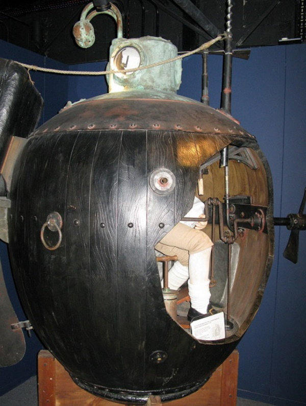 영국 해군 잠수함 박물관에 전시된 ‘거북잠수함’(USS Turtle) 모형. 사진=위키미디어 캡처