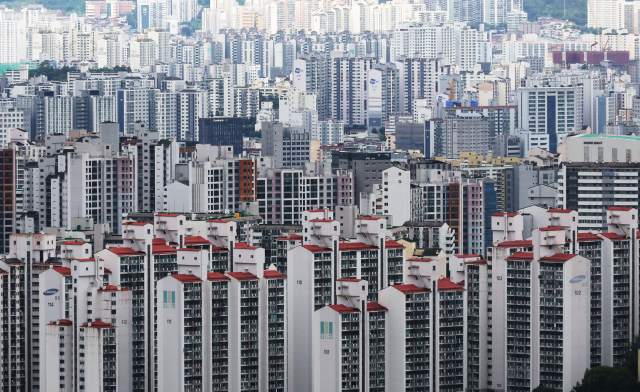 서울 남산에서 내려다 본 서울 도심 아파트. 연합뉴스