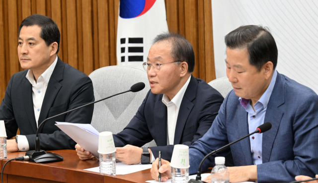 윤재옥 국민의힘 원내대표가 1일 국회에서 열린 원내대책회의에서 발언하고 있다. 권욱 기자