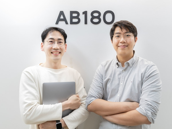 남성필(오른쪽) AB180 대표와 정헌재 CTO /사진제공=AB180 제공