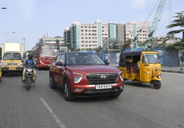 현대자동차 인도 공장에서 생산된 소형 스포츠유틸리티차(SUV) 크레타가 인도 시내를 달리고 있다. 사진 제공=현대차