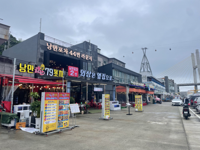 ‘2023년 남도음식거리’ 조성 사업 대상지로 선정된 전남 여수시 해물삼합거리 전경. 사진 제공=전라남도