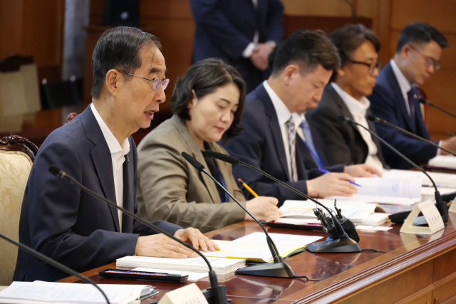 한덕수 국무총리가 18일 정부서울청사에서 열린 제11차 소비자 정책위원회에 참석해 발언하고 있다. /연합뉴스