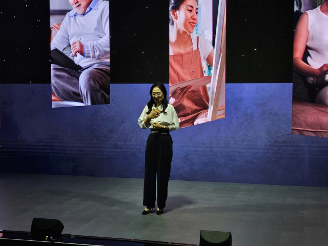 조혜정 삼성물산 라이프솔루션 본부장이 ‘홈닉’ 서비스를 소개하고 있다./ 사진=김경택 기자