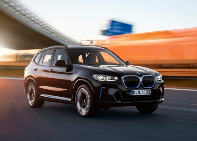 보조금을 포함해 최대 20.8% 할인해 주는 BMW ‘iX3’. 사진 제공=BMW