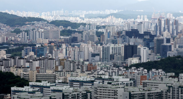 서울 남산에서 바라본 서울 도심 아파트. 연합뉴스