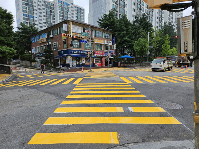 왕곡초등학교 앞 노란색 횡단보도. 사진 제공 = 의왕시