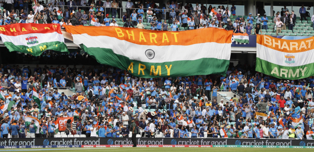 인도 크리켓 경기장에 내걸린 '바라트' 국기. 사진제공=AP연합뉴스